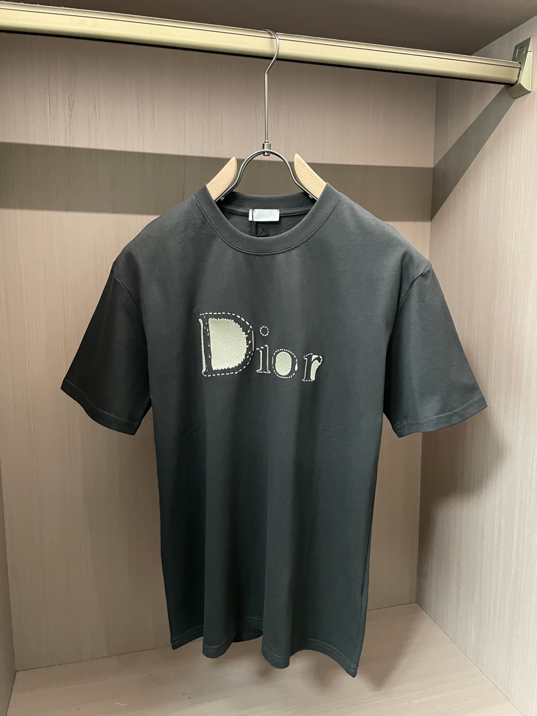 DIOR 2026春夏新品 专柜同步上新！原版复刻，全品相 重工刺绣尺码S-XL