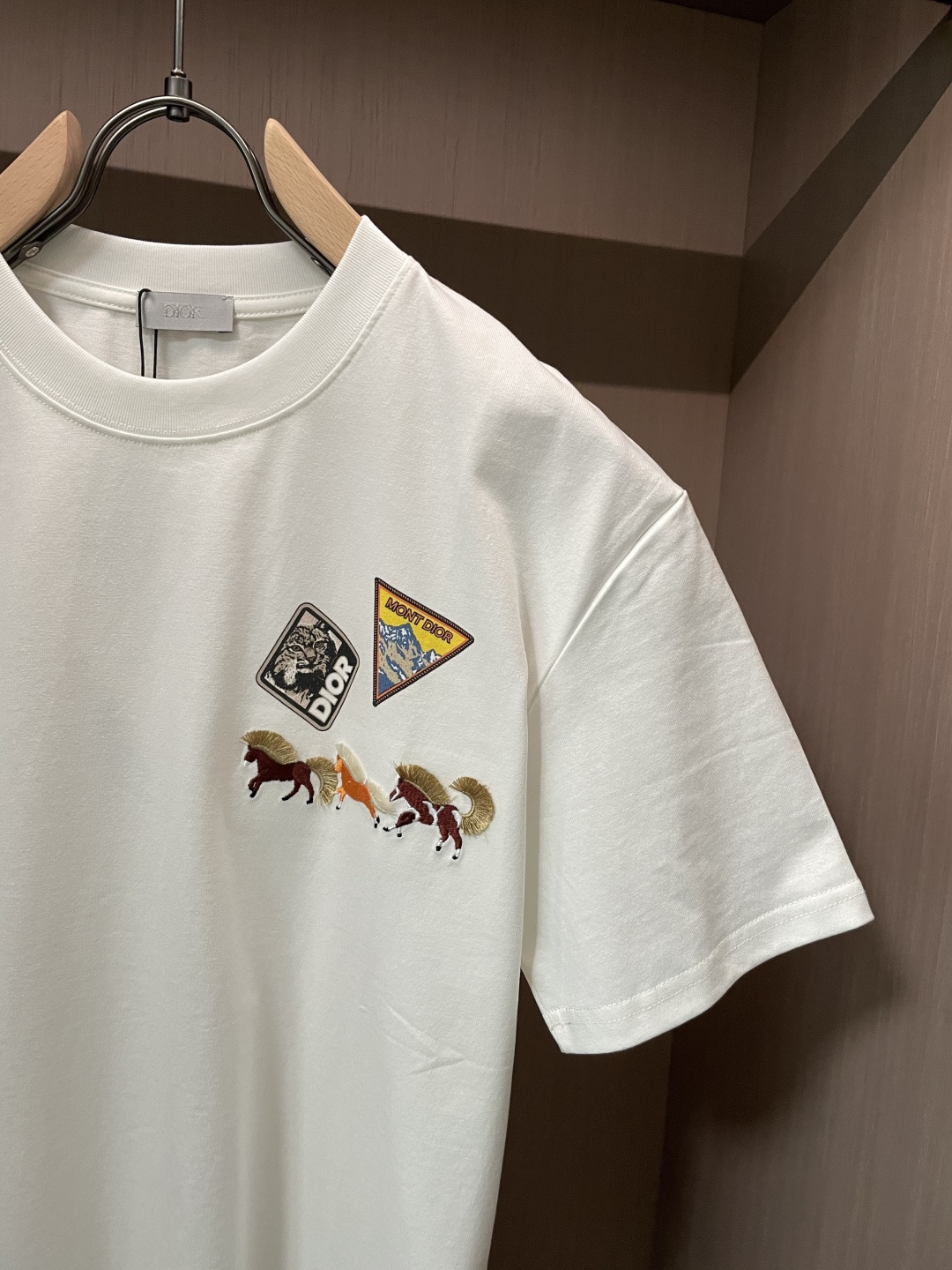 Lv 2026春夏新品 专柜同步上新！原版复刻，全品相 重工刺绣尺码S-XL