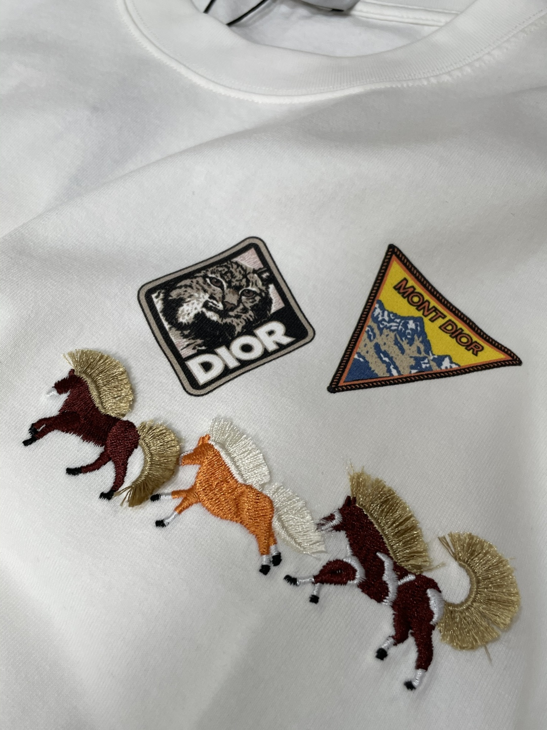 Lv 2026春夏新品 专柜同步上新！原版复刻，全品相 重工刺绣尺码S-XL