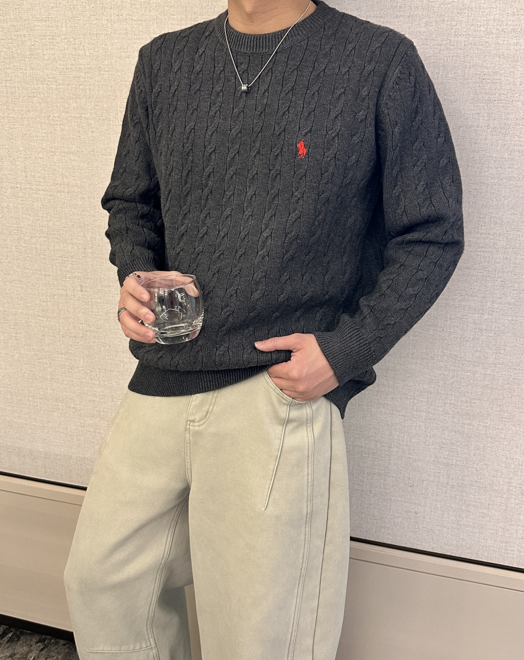 𝑹𝒂𝒍𝒑𝒉 𝑳𝒂𝒖𝒓𝒆𝒏 2025拉夫劳伦经典刺绣骑士小马logo纯色麻花针织毛衣男女同款！-面料采用高