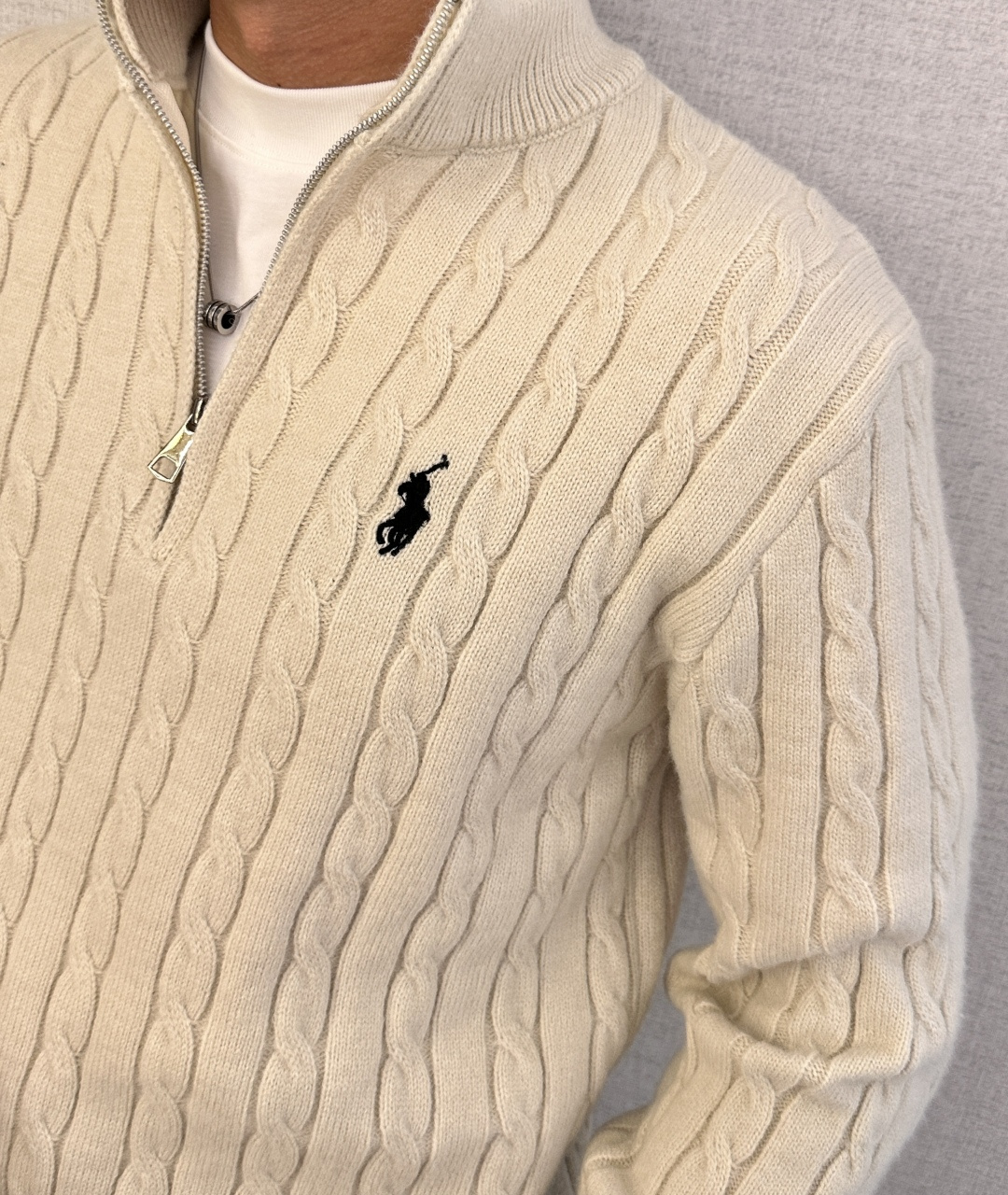 𝑹𝒂𝒍𝒑𝒉 𝑳𝒂𝒖𝒓𝒆𝒏 2025拉夫劳伦经典刺绣骑士小马logo纯色麻花针织毛衣男女同款！-面料采用高