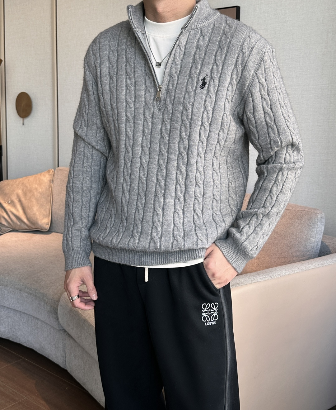 𝑹𝒂𝒍𝒑𝒉 𝑳𝒂𝒖𝒓𝒆𝒏 2025拉夫劳伦经典刺绣骑士小马logo纯色麻花针织毛衣男女同款！-面料采用高