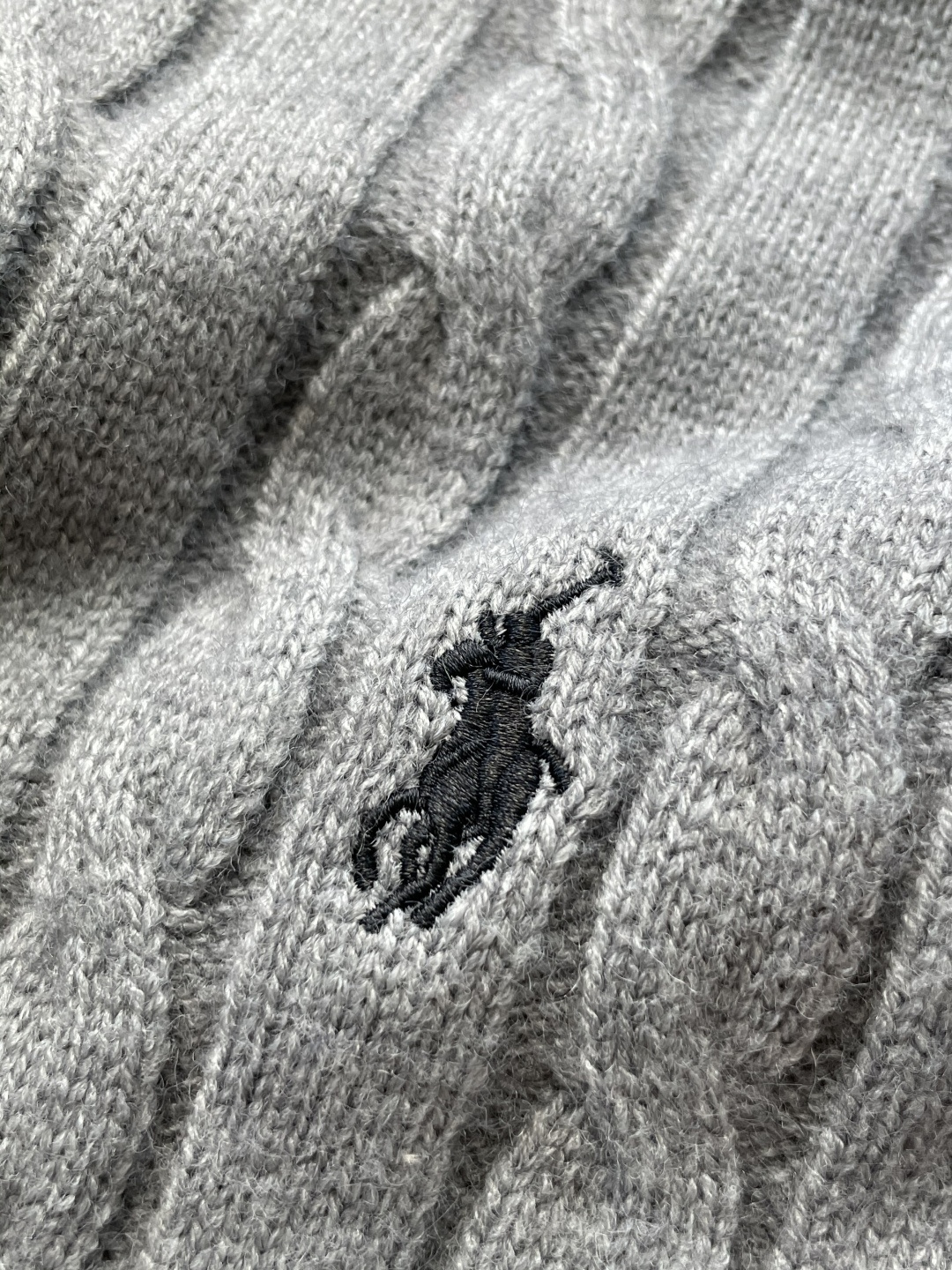 𝑹𝒂𝒍𝒑𝒉 𝑳𝒂𝒖𝒓𝒆𝒏 2025拉夫劳伦经典刺绣骑士小马logo纯色麻花针织毛衣男女同款！-面料采用高