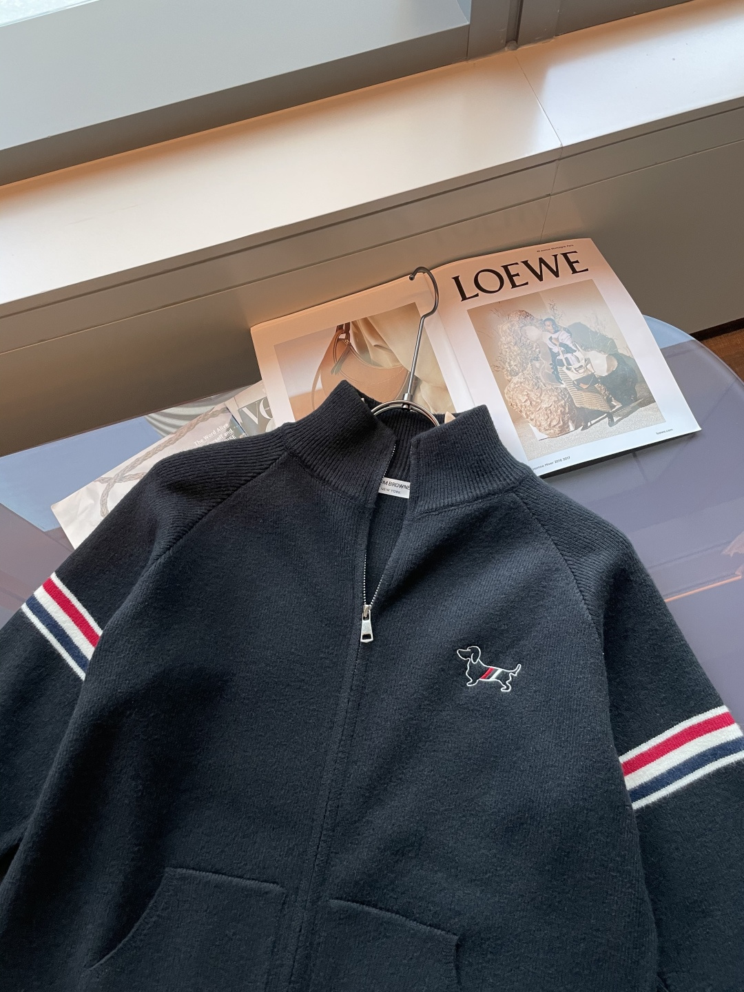 支持年后 TB 新款开衫针织毛衣！经典永不过时！外观简洁干净，秋日可以单穿，深冬最为内搭！定制进口高支数