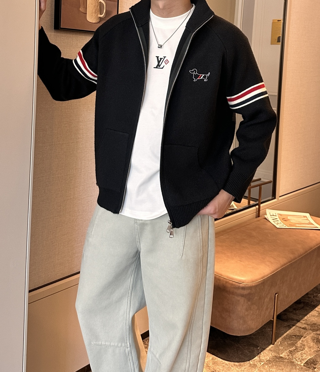 支持年后 TB 新款开衫针织毛衣！经典永不过时！外观简洁干净，秋日可以单穿，深冬最为内搭！定制进口高支数