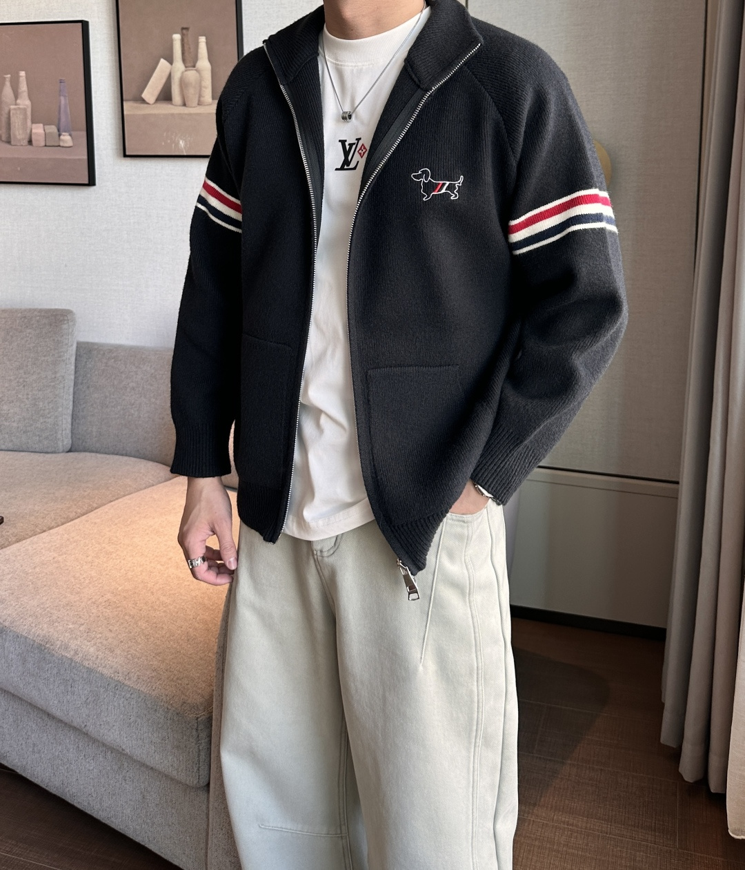 支持年后 TB 新款开衫针织毛衣！经典永不过时！外观简洁干净，秋日可以单穿，深冬最为内搭！定制进口高支数