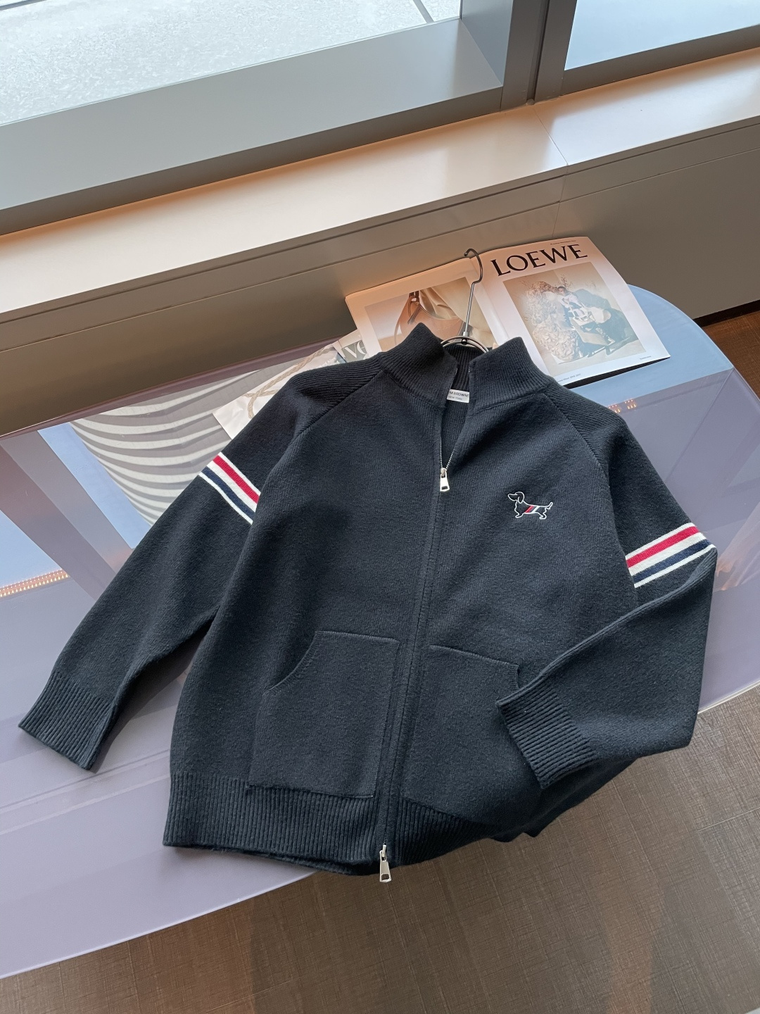 支持年后 TB 新款开衫针织毛衣！经典永不过时！外观简洁干净，秋日可以单穿，深冬最为内搭！定制进口高支数