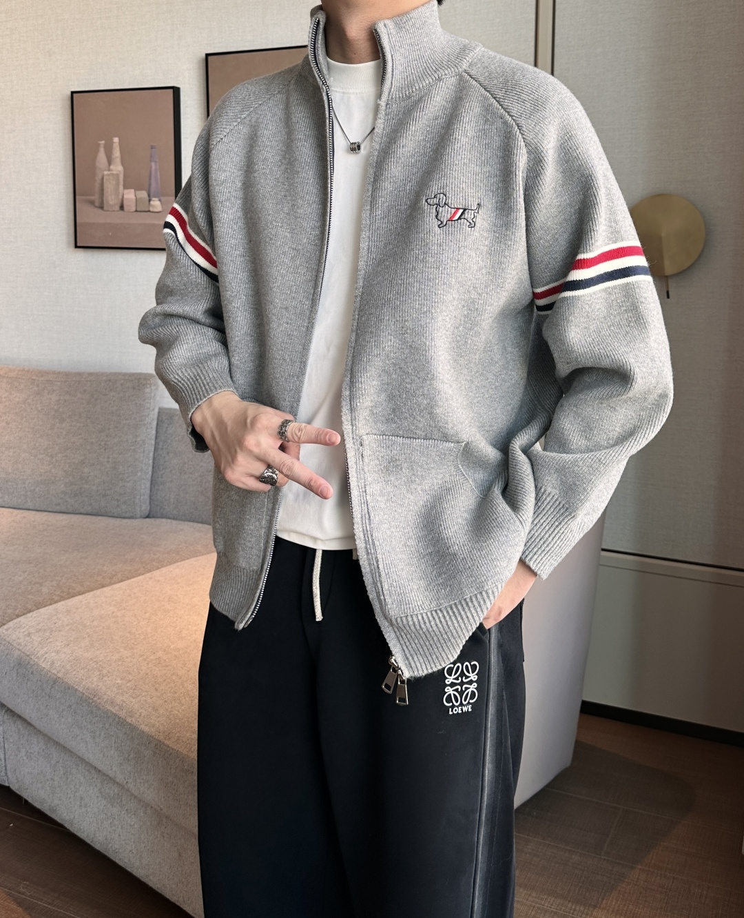 支持年后 TB 新款开衫针织毛衣！经典永不过时！外观简洁干净，秋日可以单穿，深冬最为内搭！定制进口高支数