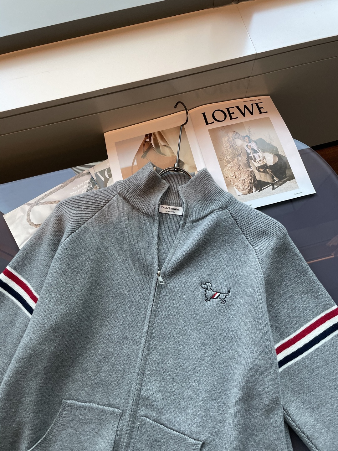 支持年后 TB 新款开衫针织毛衣！经典永不过时！外观简洁干净，秋日可以单穿，深冬最为内搭！定制进口高支数