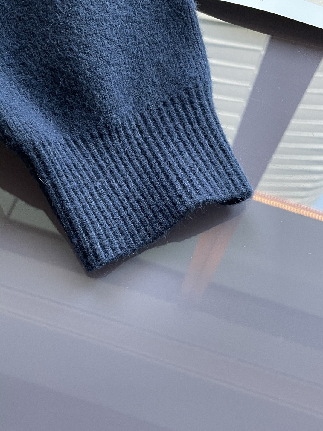 支持年后 TB 新款开衫针织毛衣！经典永不过时！外观简洁干净，秋日可以单穿，深冬最为内搭！定制进口高支数