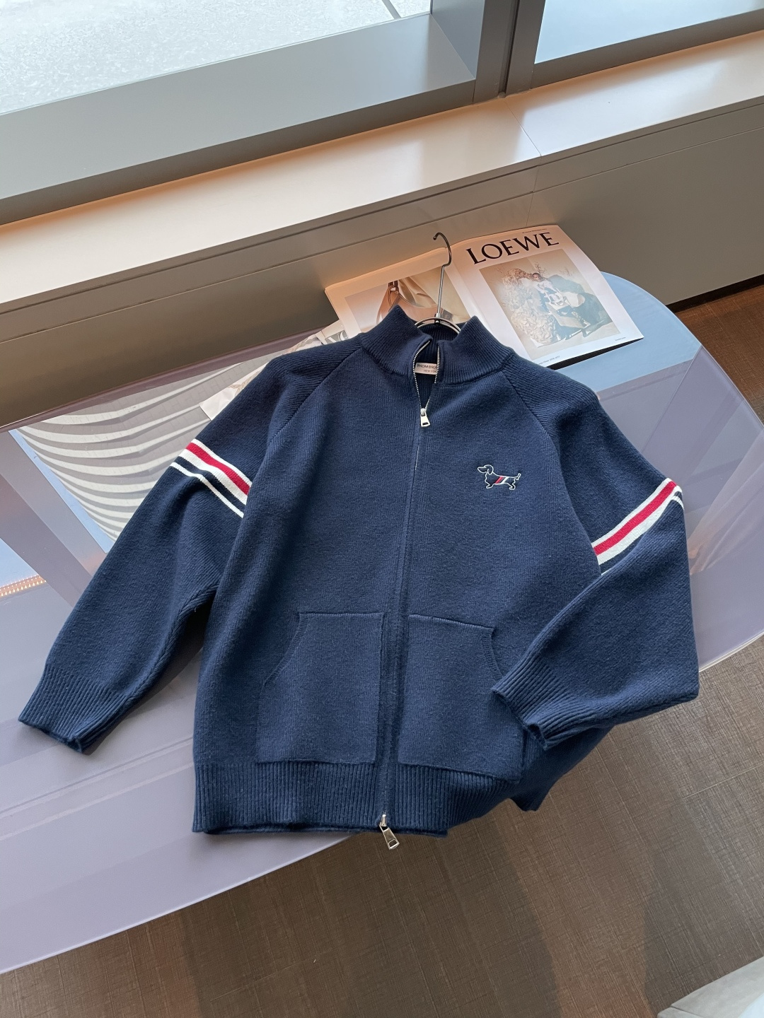 支持年后 TB 新款开衫针织毛衣！经典永不过时！外观简洁干净，秋日可以单穿，深冬最为内搭！定制进口高支数