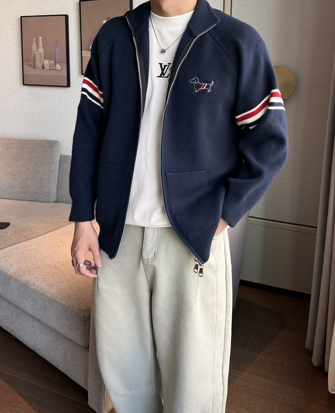 支持年后 TB 新款开衫针织毛衣！经典永不过时！外观简洁干净，秋日可以单穿，深冬最为内搭！定制进口高支数