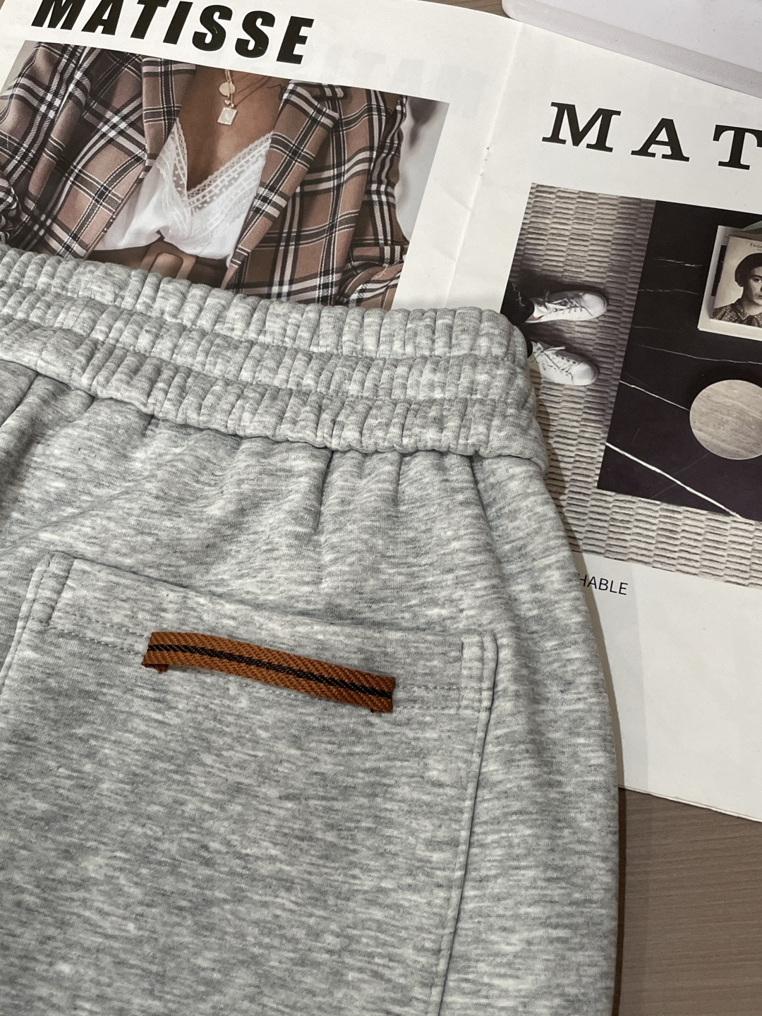 杰尼亚 2025秋冬最新休闲裤 内里加绒，非常保暖！版型超赞，能很好的修复各种腿型，非常个性！柔软排汗，