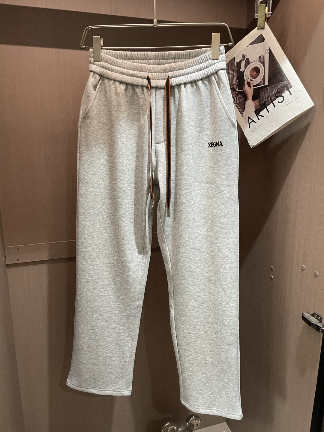 杰尼亚 2025秋冬最新休闲裤 内里加绒，非常保暖！版型超赞，能很好的修复各种腿型，非常个性！柔软排汗，