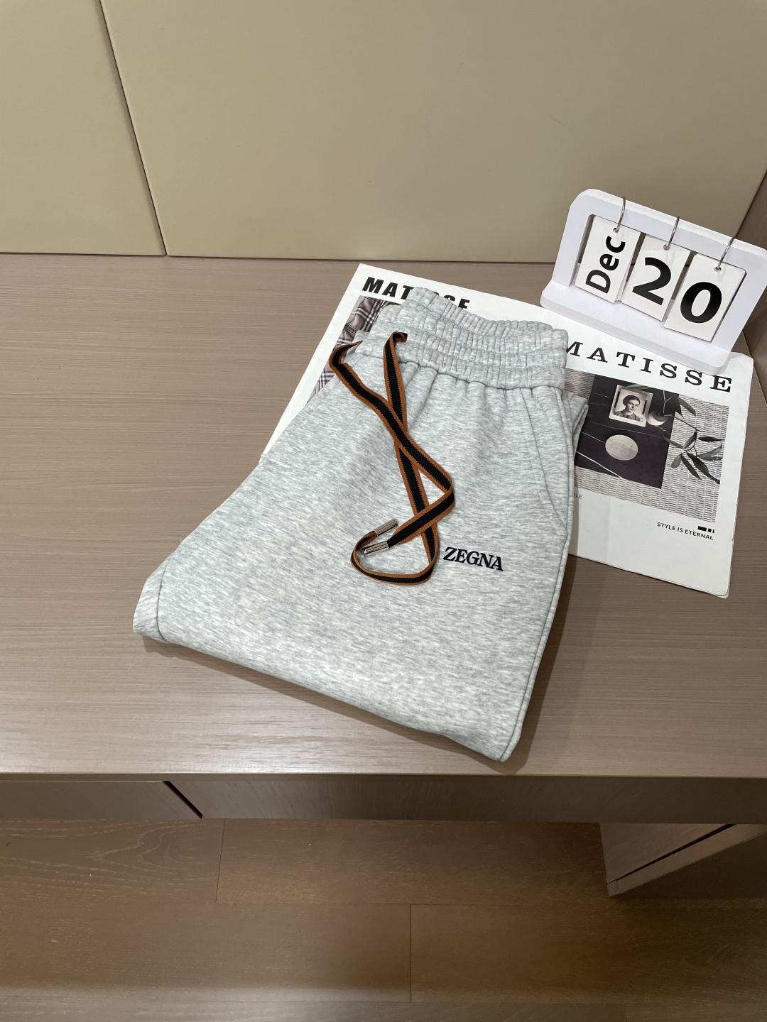 杰尼亚 2025秋冬最新休闲裤 内里加绒，非常保暖！版型超赞，能很好的修复各种腿型，非常个性！柔软排汗，