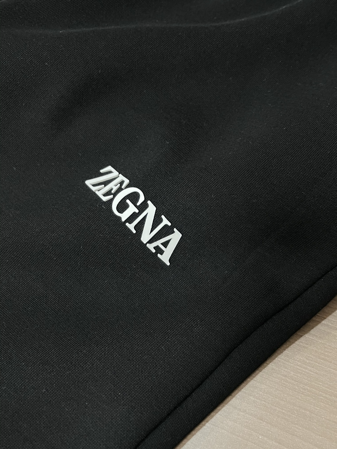 杰尼亚 2025秋冬最新休闲裤 内里加绒，非常保暖！版型超赞，能很好的修复各种腿型，非常个性！柔软排汗，