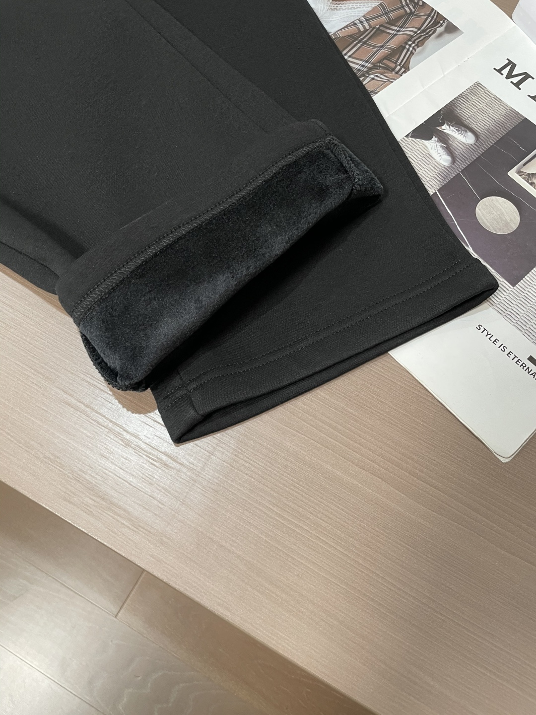 杰尼亚 2025秋冬最新休闲裤 内里加绒，非常保暖！版型超赞，能很好的修复各种腿型，非常个性！柔软排汗，