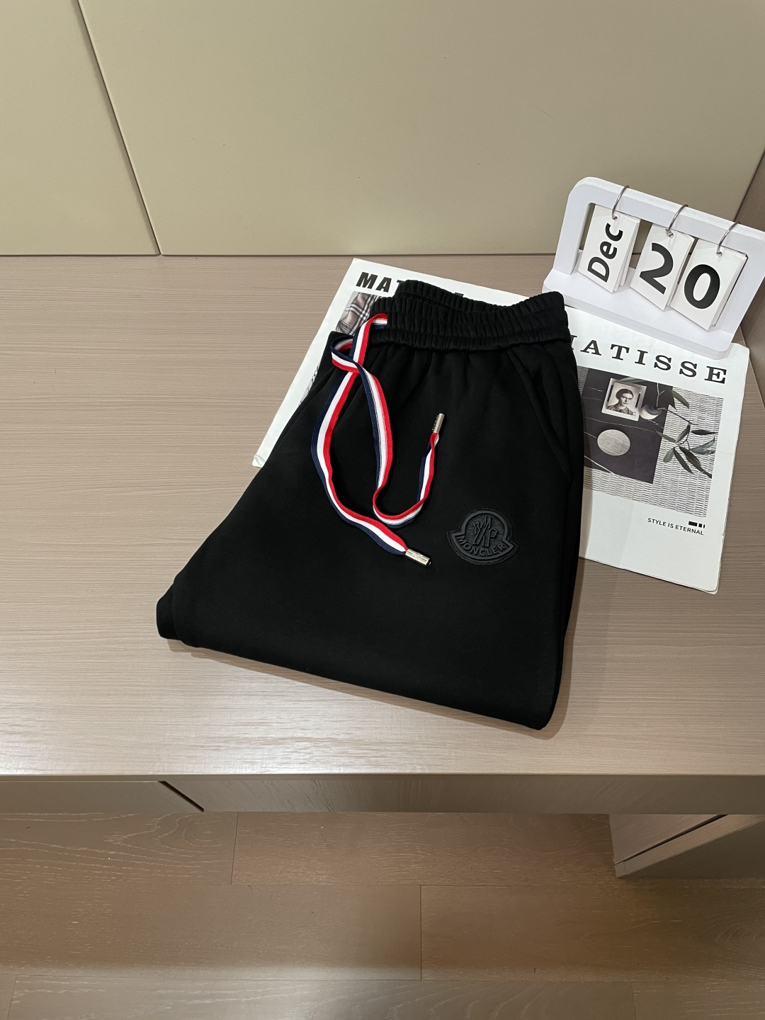 蒙口 2025秋冬最新休闲裤 内里加绒，非常保暖！版型超赞，能很好的修复各种腿型，非常个性！柔软排汗，舒