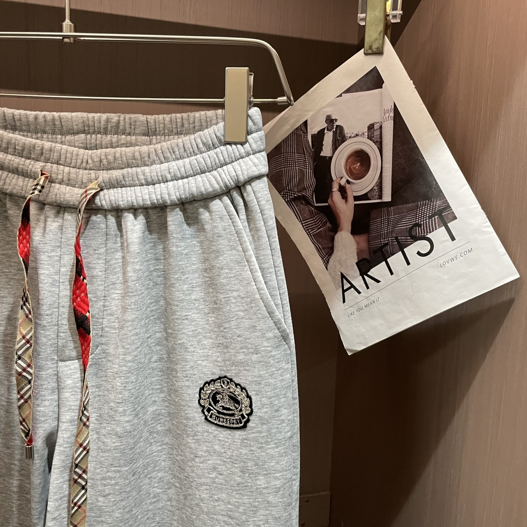 Bur 2025秋冬最新休闲裤 内里加绒，非常保暖！版型超赞，能很好的修复各种腿型，非常个性！柔软排汗，