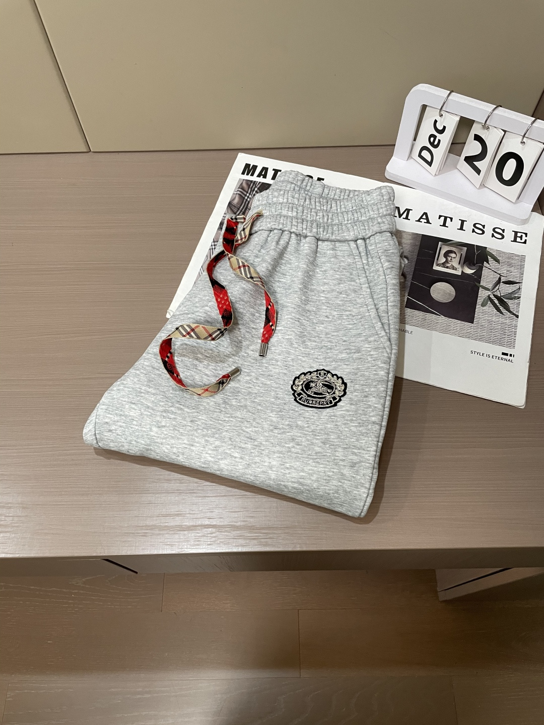 Bur 2025秋冬最新休闲裤 内里加绒，非常保暖！版型超赞，能很好的修复各种腿型，非常个性！柔软排汗，