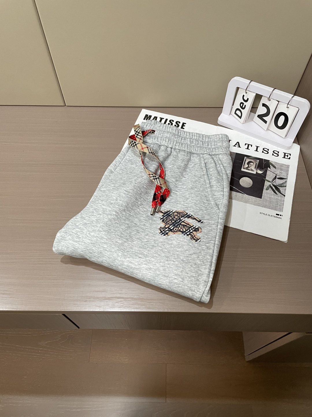 BUR 2025秋冬最新休闲裤 内里加绒，非常保暖！版型超赞，能很好的修复各种腿型，非常个性！柔软排汗，