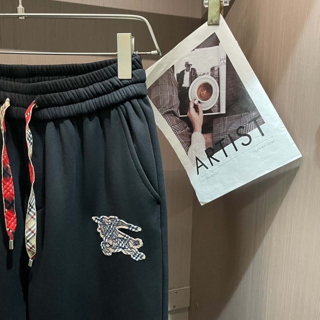 BUR 2025秋冬最新休闲裤 内里加绒，非常保暖！版型超赞，能很好的修复各种腿型，非常个性！柔软排汗，