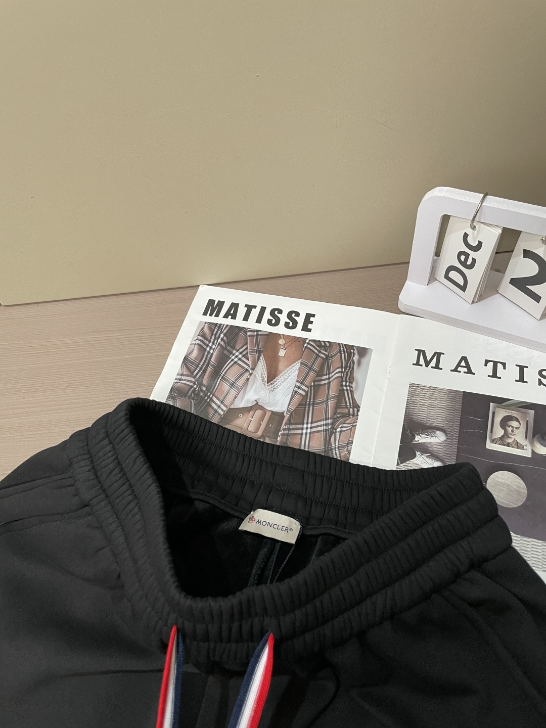 蒙口 2025秋冬最新休闲裤 内里加绒，非常保暖！版型超赞，能很好的修复各种腿型，非常个性！柔软排汗，舒