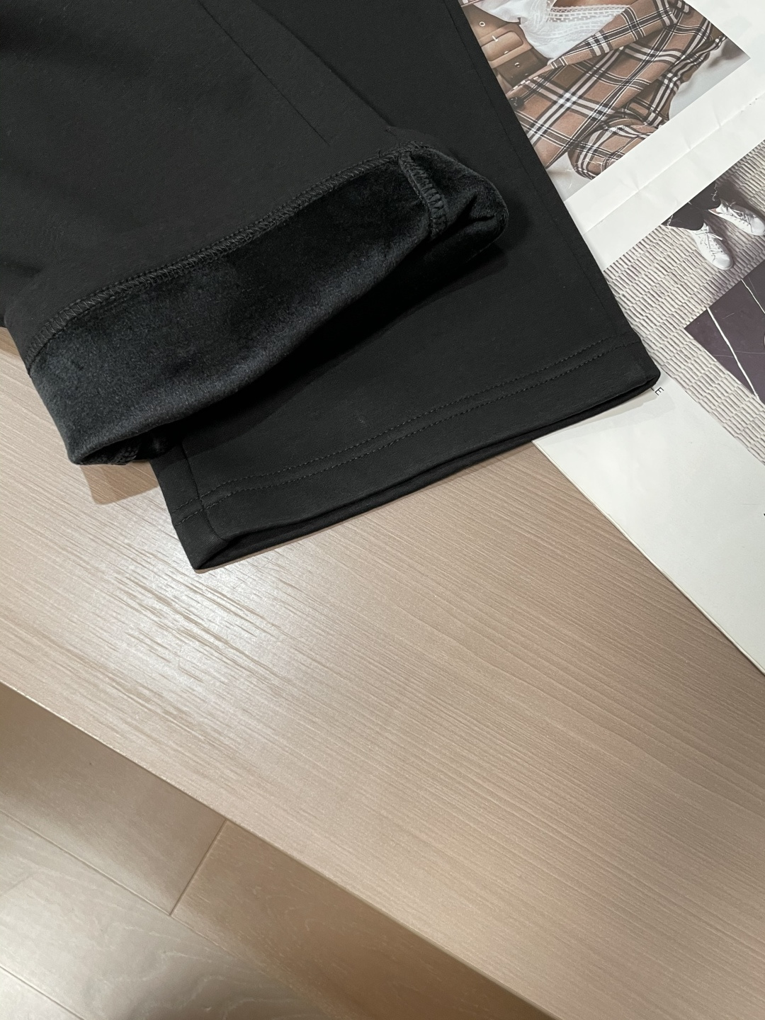 蒙口 2025秋冬最新休闲裤 内里加绒，非常保暖！版型超赞，能很好的修复各种腿型，非常个性！柔软排汗，舒