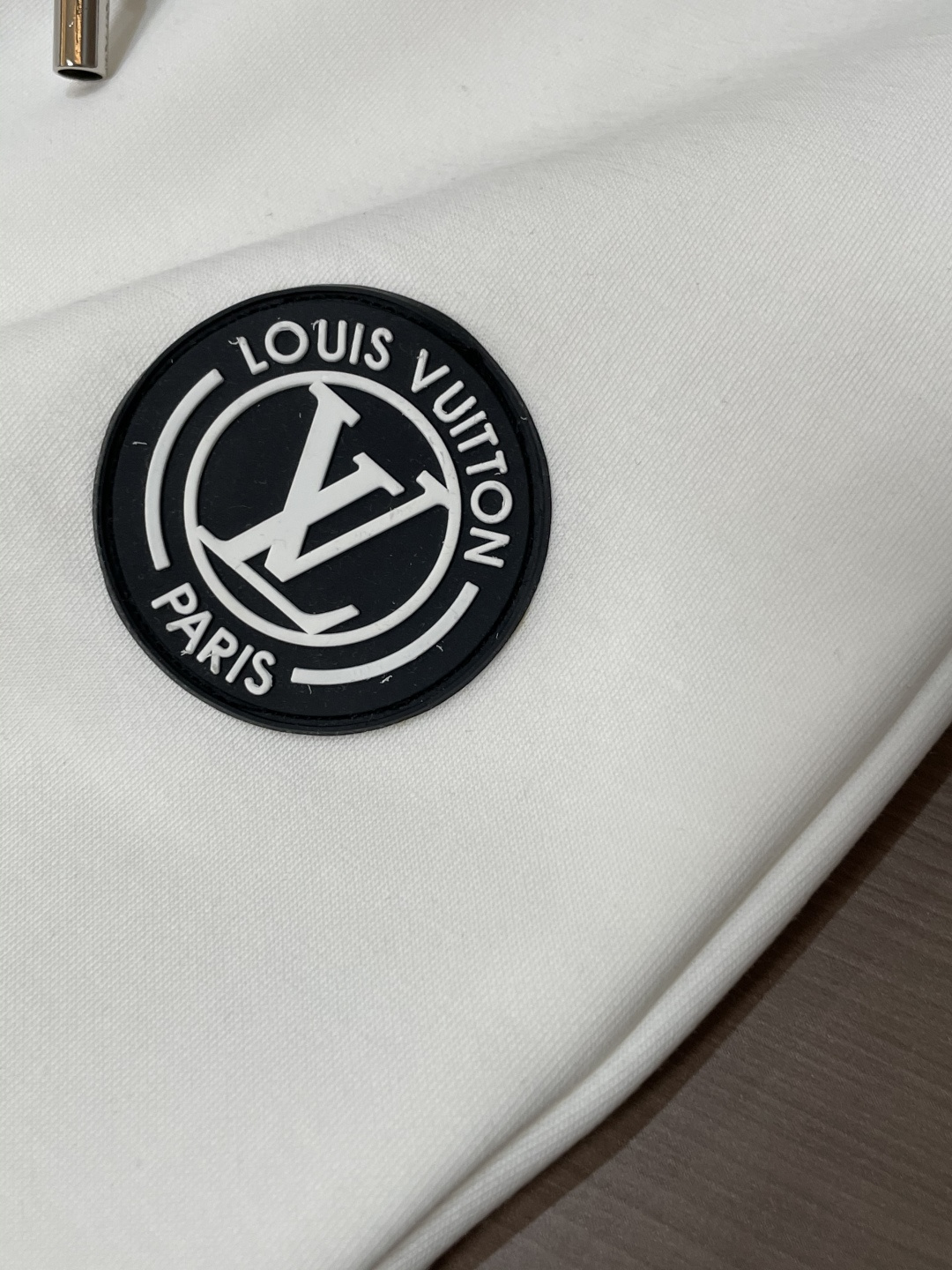 Lv 2025秋冬最新休闲裤 内里加绒，非常保暖！版型超赞，能很好的修复各种腿型，非常个性！柔软排汗，舒