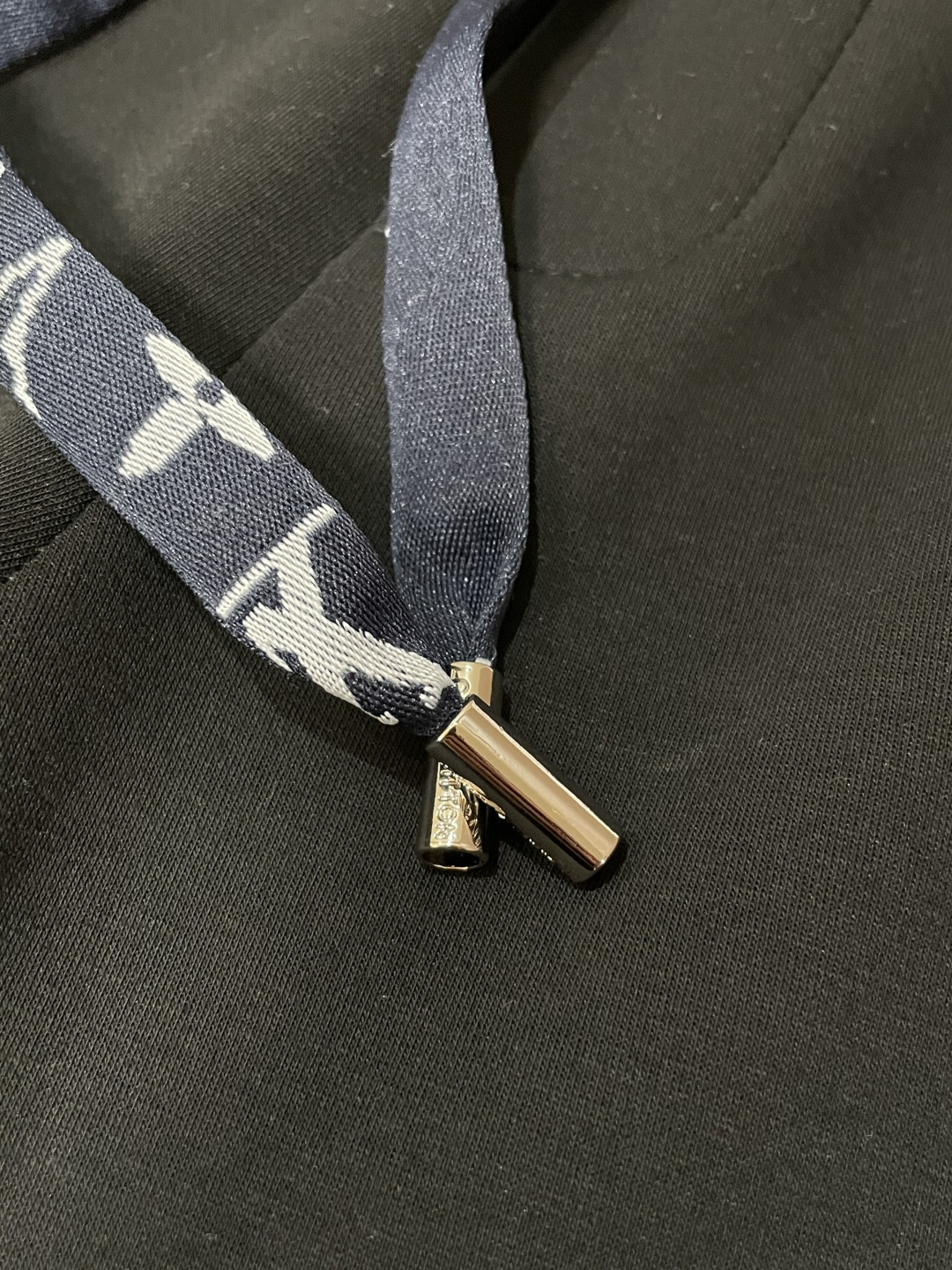 Lv 2025秋冬最新休闲裤 内里加绒，非常保暖！版型超赞，能很好的修复各种腿型，非常个性！柔软排汗，舒