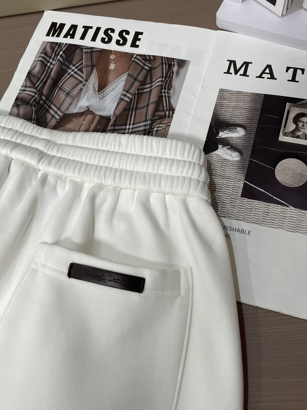 杰尼亚 2025秋冬最新休闲裤 内里加绒，非常保暖！版型超赞，能很好的修复各种腿型，非常个性！柔软排汗，