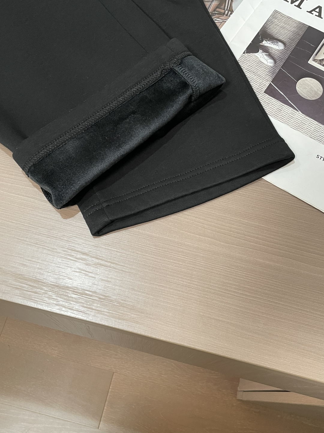 杰尼亚 2025秋冬最新休闲裤 内里加绒，非常保暖！版型超赞，能很好的修复各种腿型，非常个性！柔软排汗，