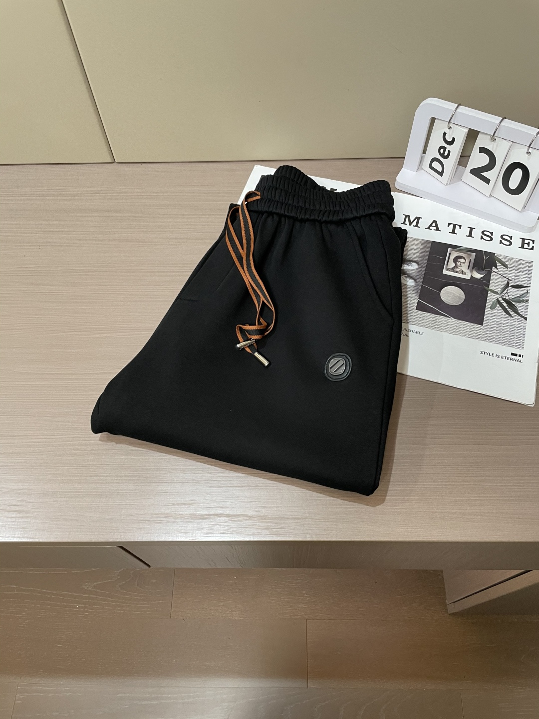 杰尼亚 2025秋冬最新休闲裤 内里加绒，非常保暖！版型超赞，能很好的修复各种腿型，非常个性！柔软排汗，