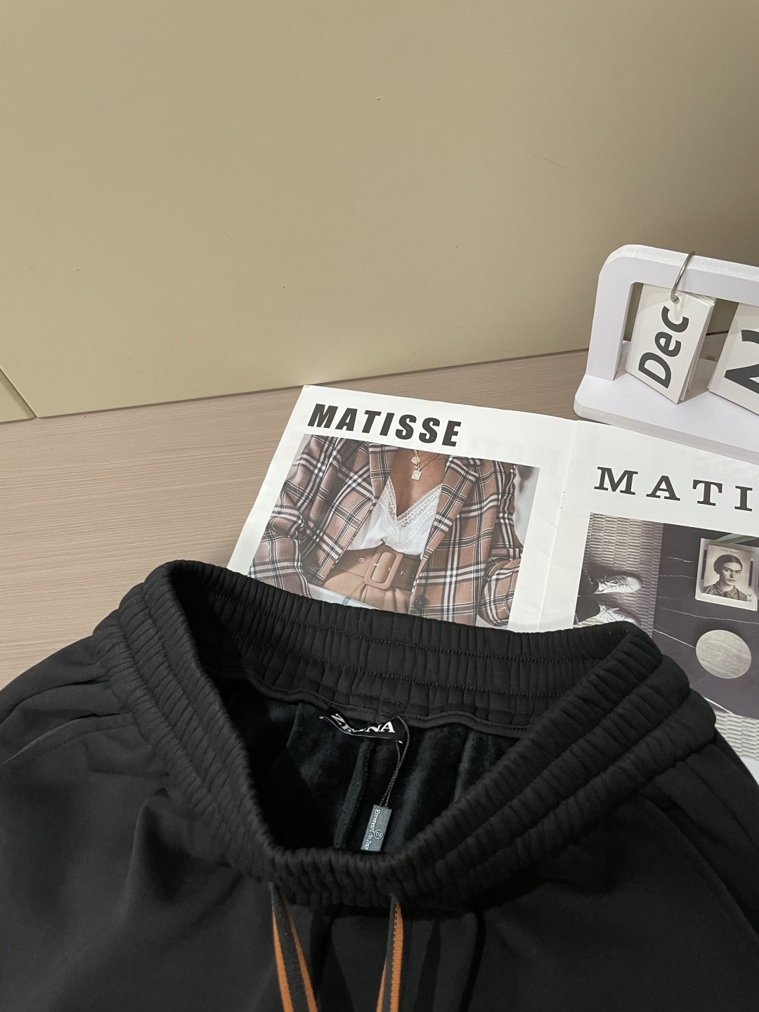 杰尼亚 2025秋冬最新休闲裤 内里加绒，非常保暖！版型超赞，能很好的修复各种腿型，非常个性！柔软排汗，