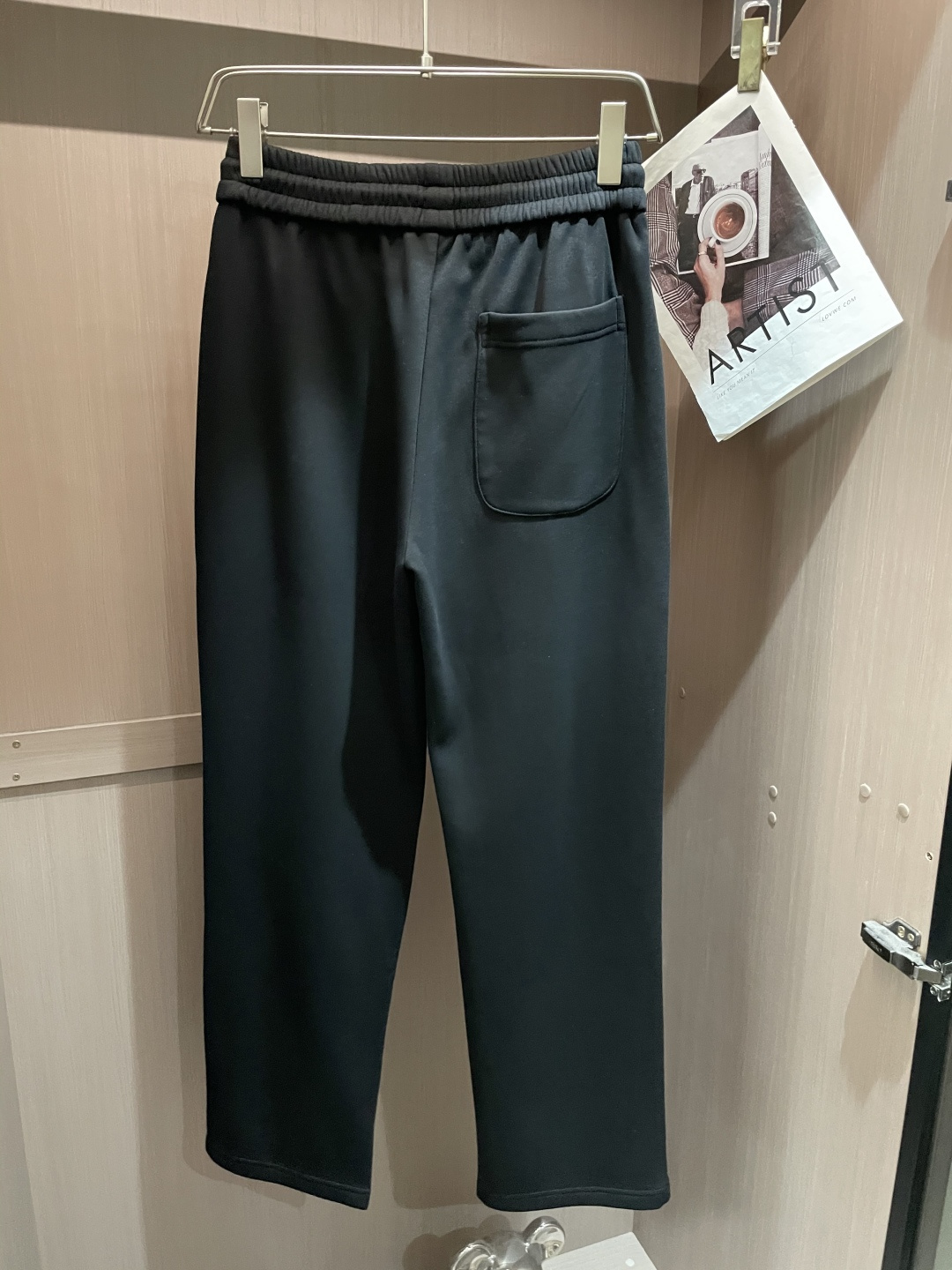 加拿大鹅 2025秋冬最新休闲裤 内里加绒，非常保暖！版型超赞，能很好的修复各种腿型，非常个性！柔软排汗