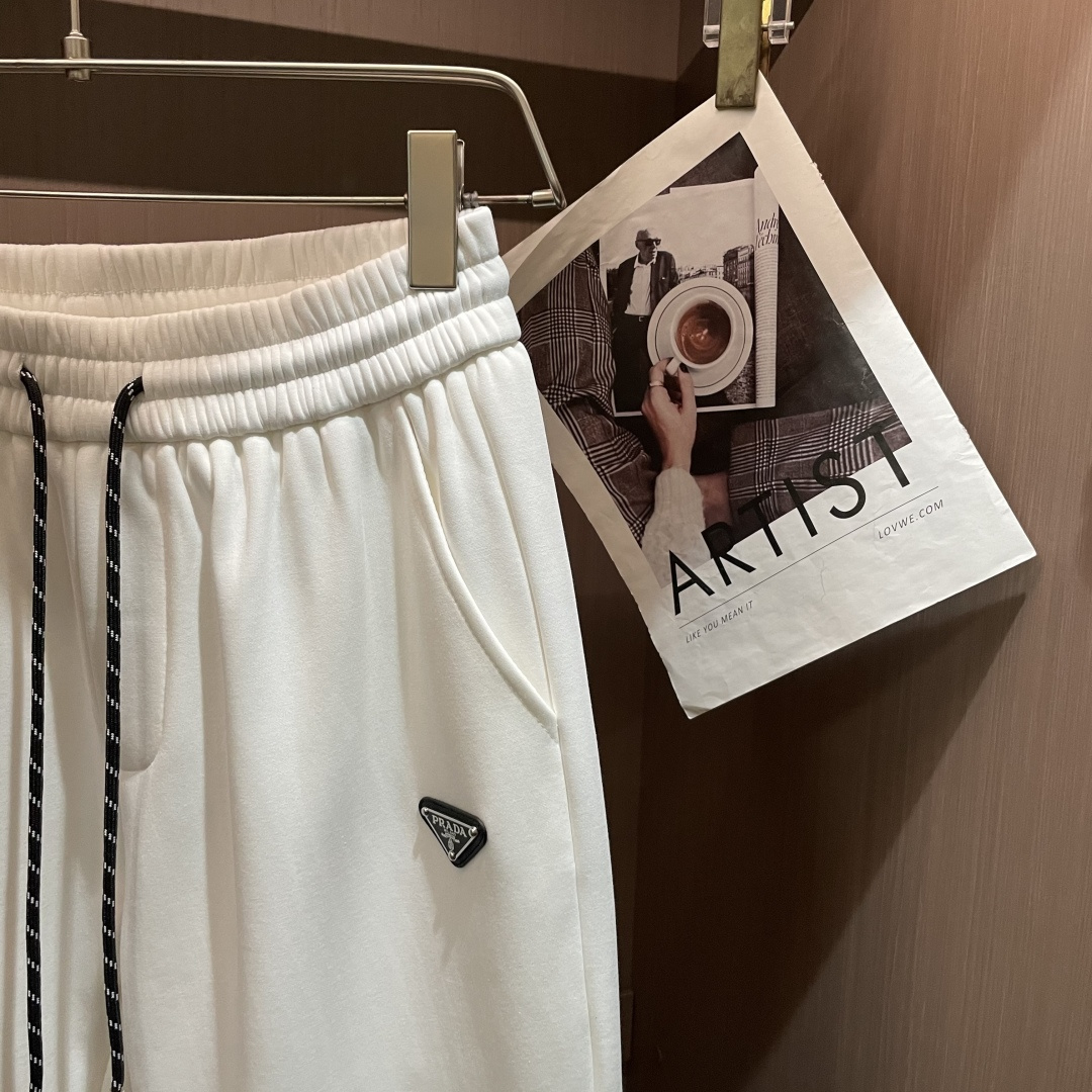 Prad 2025秋冬最新休闲裤 内里加绒，非常保暖！版型超赞，能很好的修复各种腿型，非常个性！柔软排汗