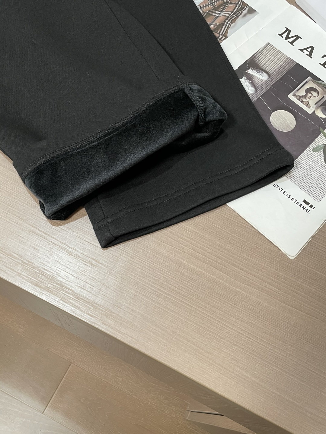 Prad 2025秋冬最新休闲裤 内里加绒，非常保暖！版型超赞，能很好的修复各种腿型，非常个性！柔软排汗