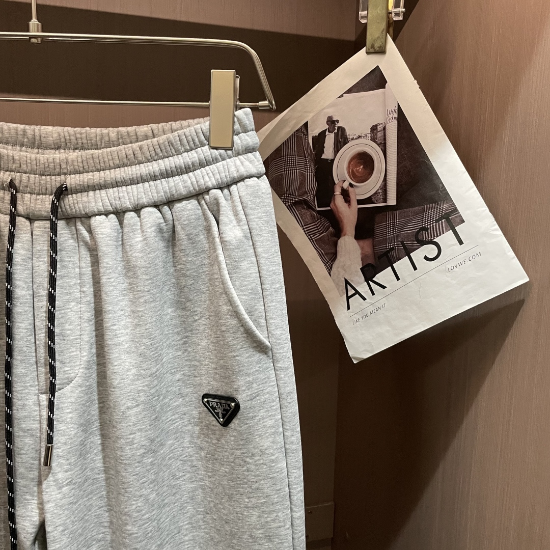 Prad 2025秋冬最新休闲裤 内里加绒，非常保暖！版型超赞，能很好的修复各种腿型，非常个性！柔软排汗