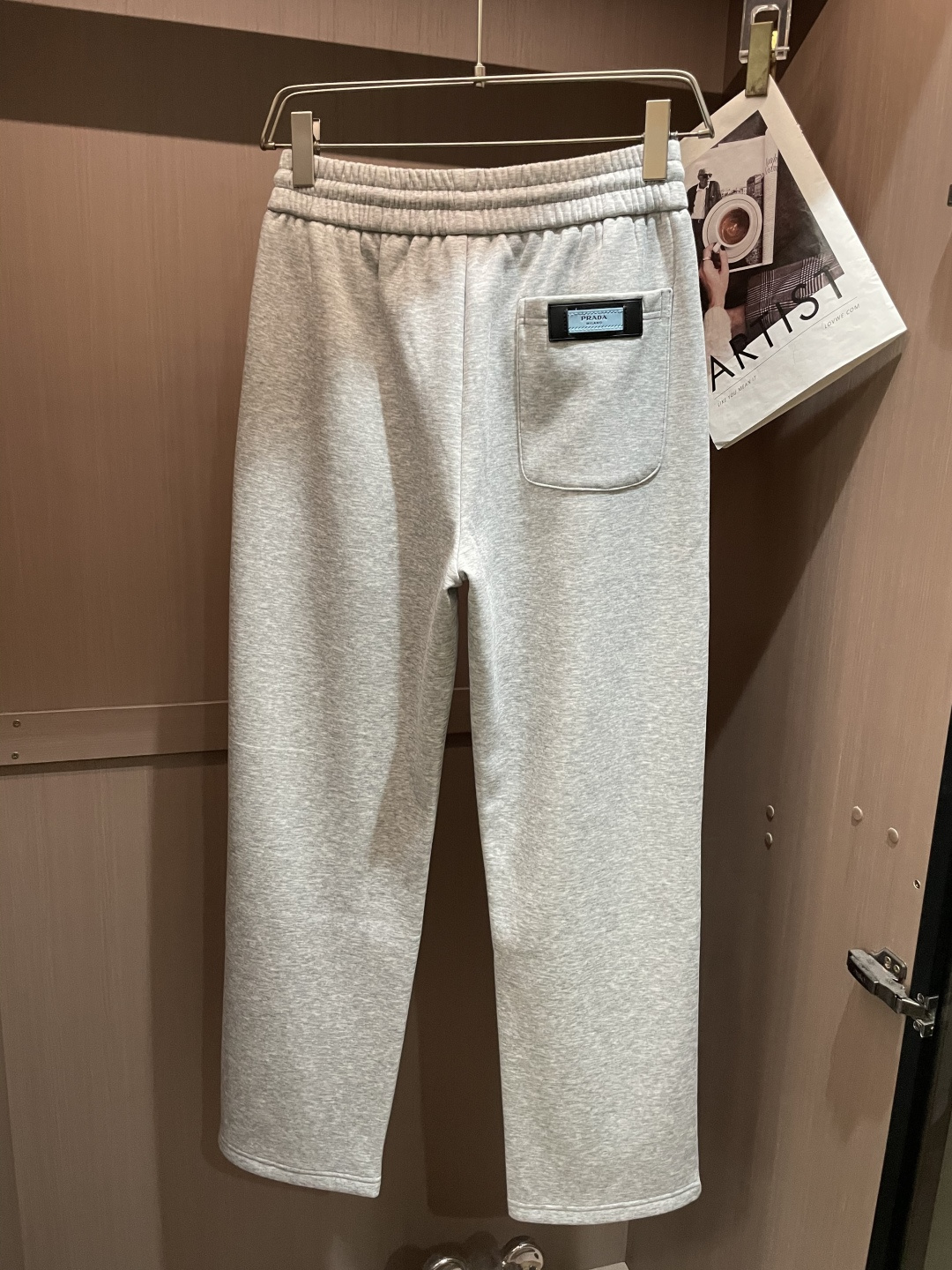 Prad 2025秋冬最新休闲裤 内里加绒，非常保暖！版型超赞，能很好的修复各种腿型，非常个性！柔软排汗