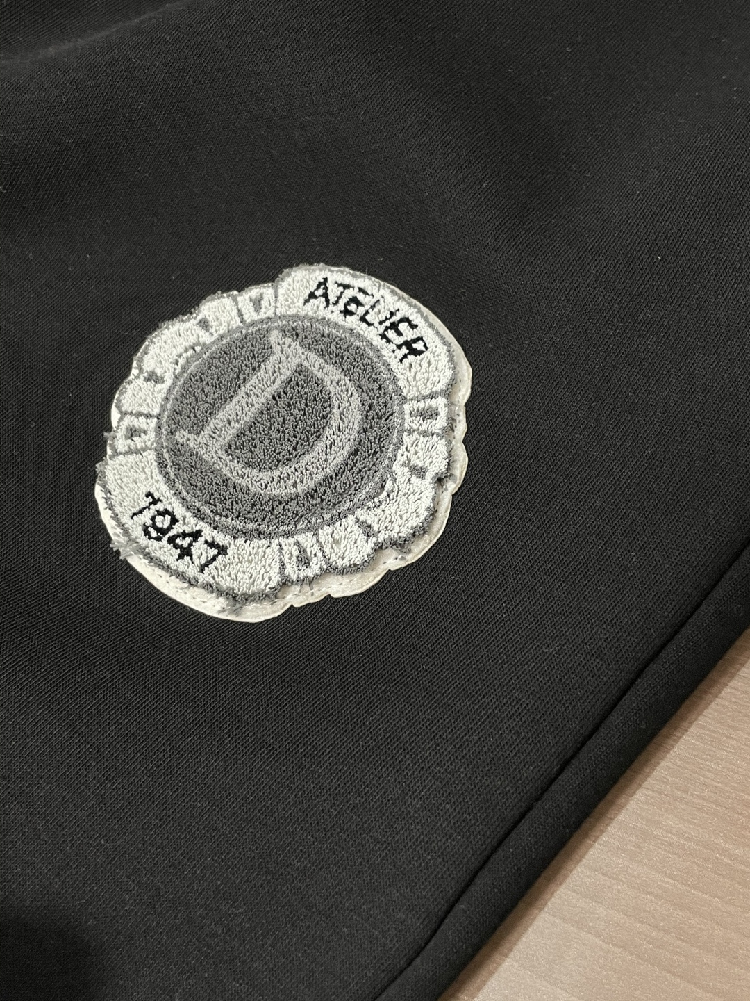 Dior 2025秋冬最新休闲裤 内里加绒，非常保暖！版型超赞，能很好的修复各种腿型，非常个性！柔软排汗