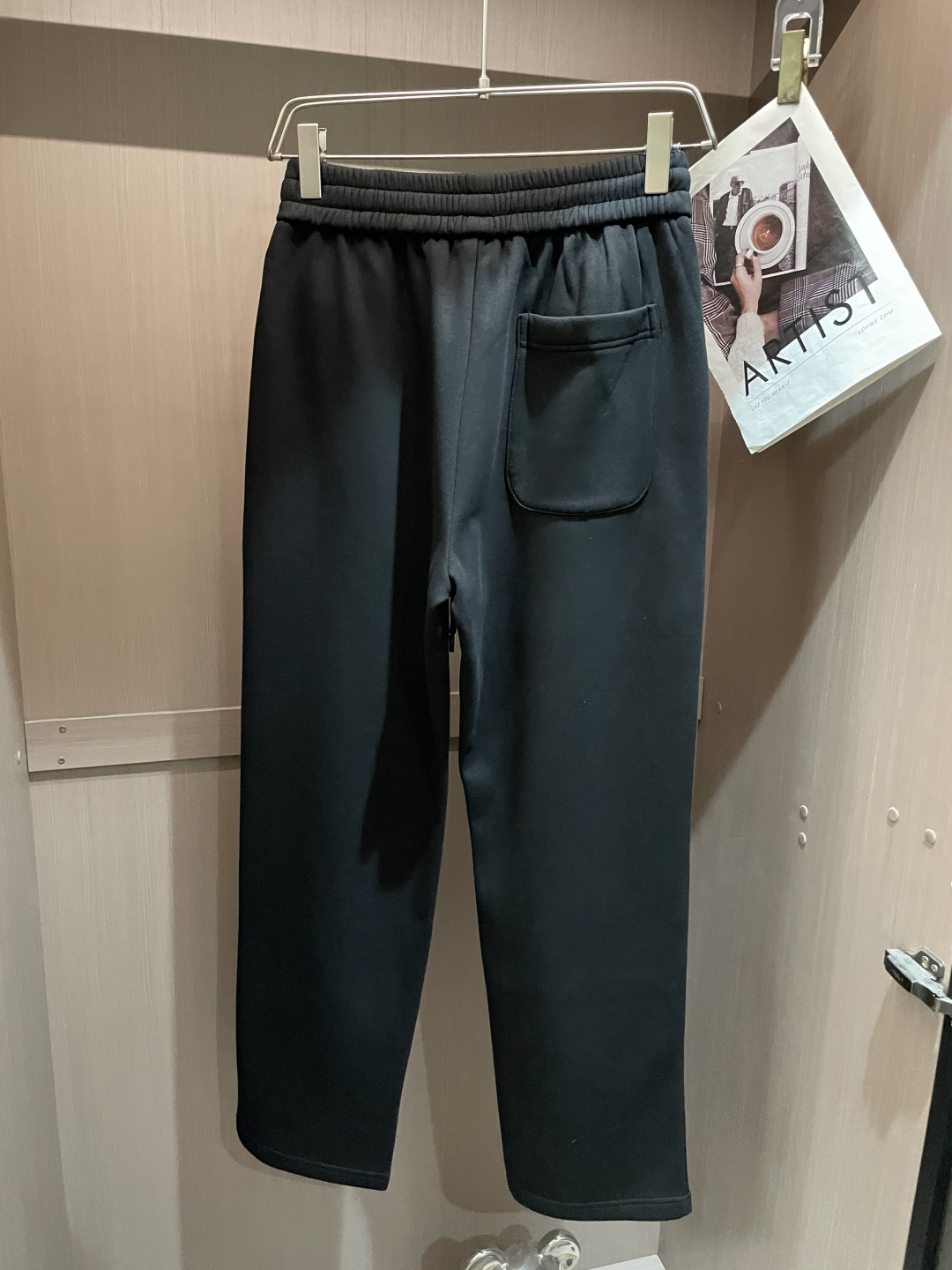 Dior 2025秋冬最新休闲裤 内里加绒，非常保暖！版型超赞，能很好的修复各种腿型，非常个性！柔软排汗