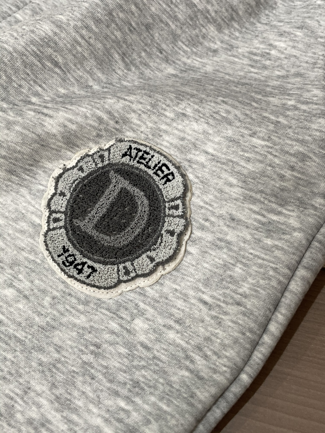 Dior 2025秋冬最新休闲裤 内里加绒，非常保暖！版型超赞，能很好的修复各种腿型，非常个性！柔软排汗