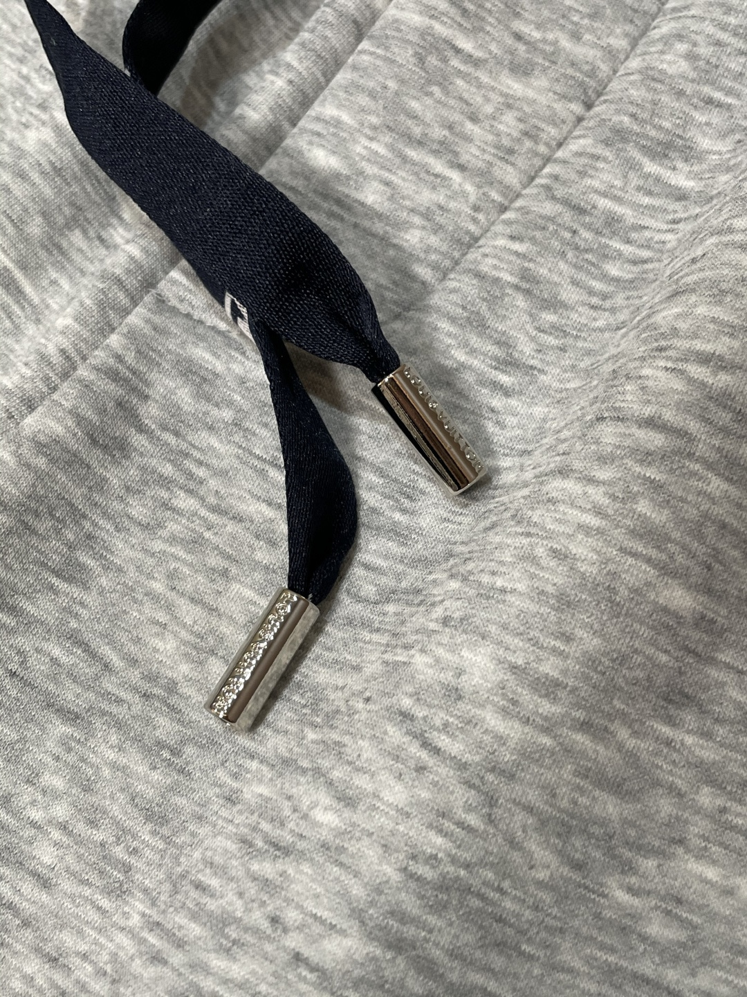 Lv 2025秋冬最新休闲裤 内里加绒，非常保暖！版型超赞，能很好的修复各种腿型，非常个性！柔软排汗，舒