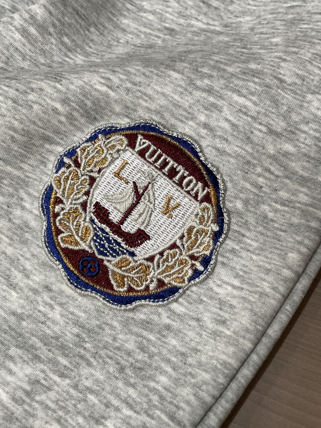 Lv 2025秋冬最新休闲裤 内里加绒，非常保暖！版型超赞，能很好的修复各种腿型，非常个性！柔软排汗，舒