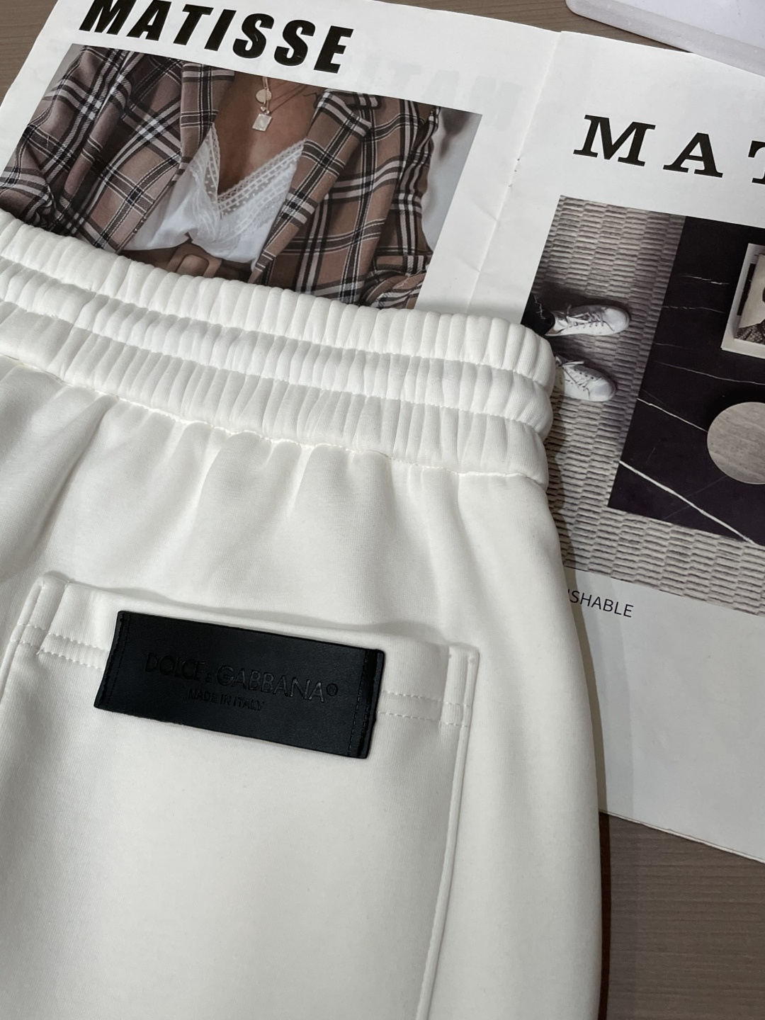 DG 2025秋冬最新休闲裤 内里加绒，非常保暖！版型超赞，能很好的修复各种腿型，非常个性！柔软排汗，舒