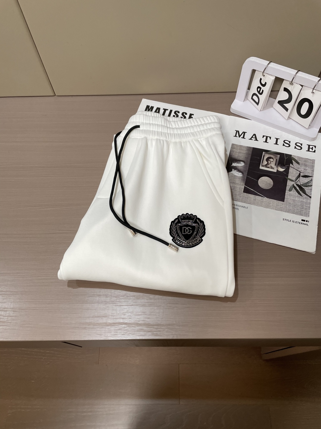 DG 2025秋冬最新休闲裤 内里加绒，非常保暖！版型超赞，能很好的修复各种腿型，非常个性！柔软排汗，舒