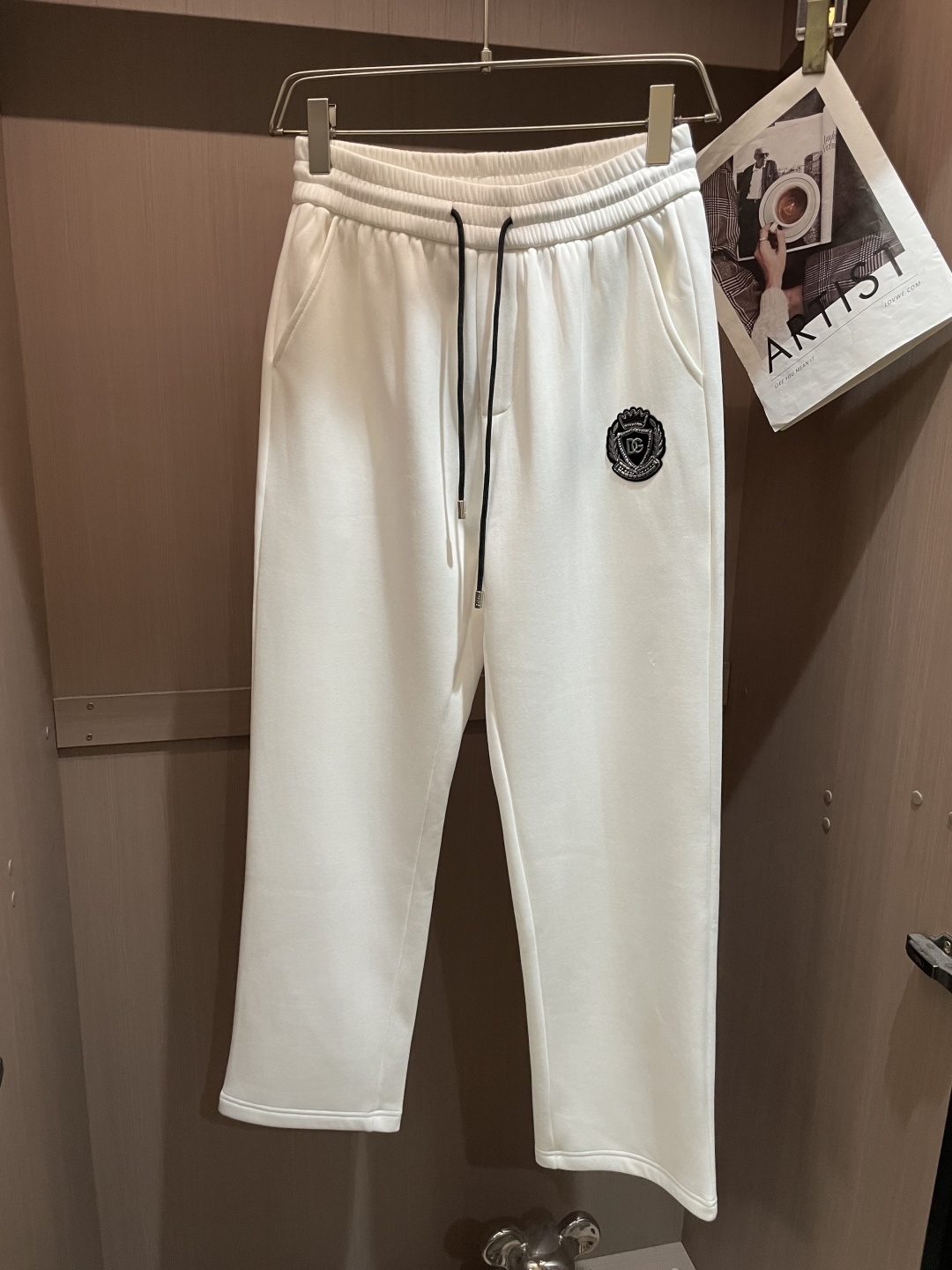 DG 2025秋冬最新休闲裤 内里加绒，非常保暖！版型超赞，能很好的修复各种腿型，非常个性！柔软排汗，舒