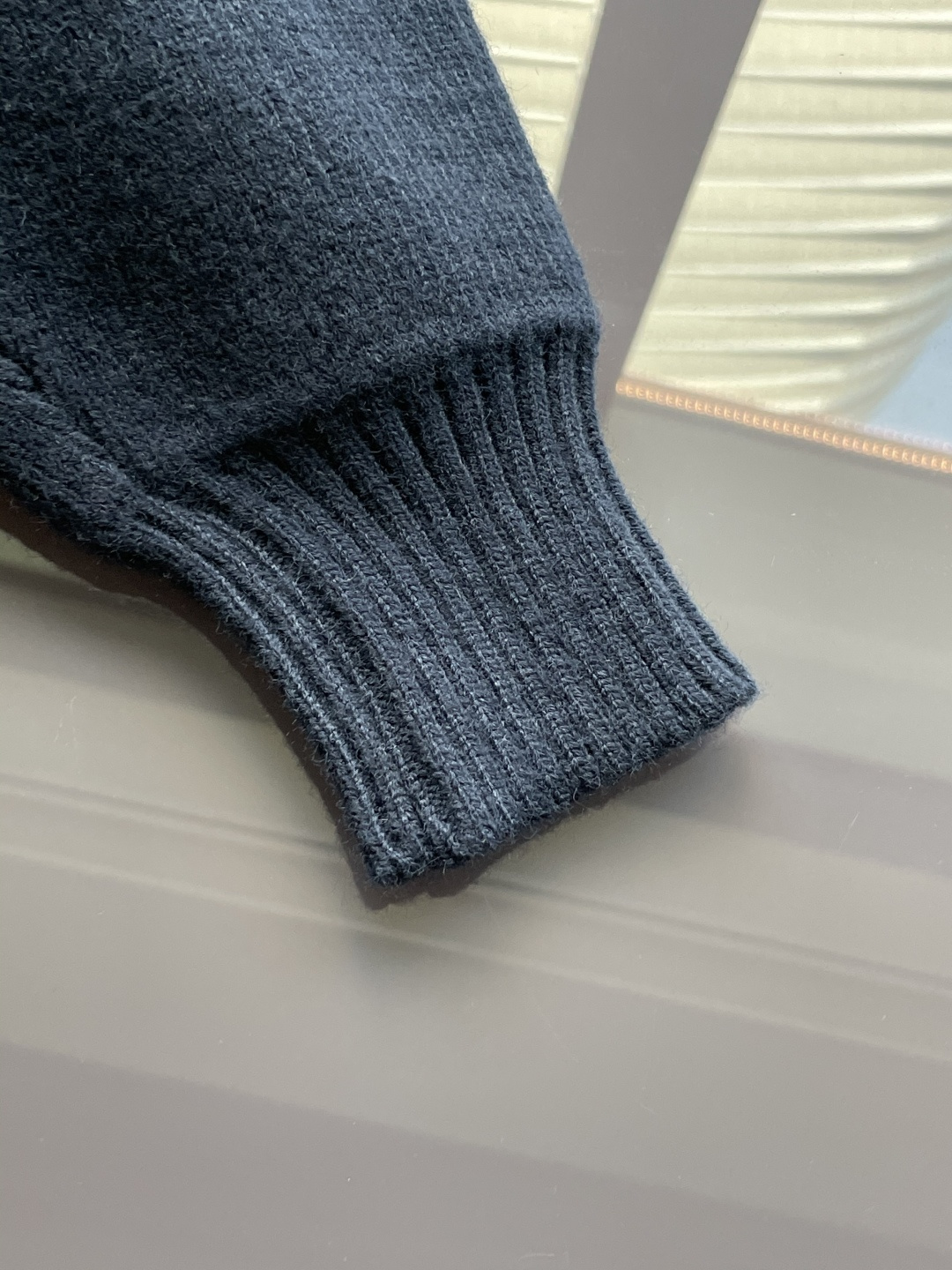 支持年后 蒙口 新款开衫针织毛衣！经典永不过时！外观简洁干净，秋日可以单穿，深冬最为内搭！定制进口高支数