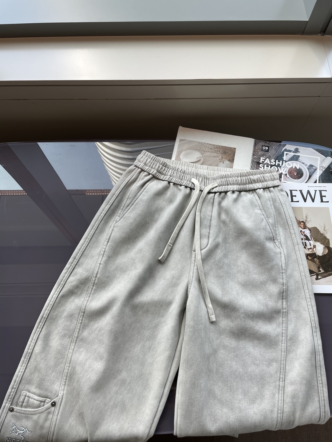 始祖鸟 2025秋冬最新系列男士加厚休闲裤！内里加绒，非常保暖，北方的宝子们赶紧备上！采用客供弹力柔棉材