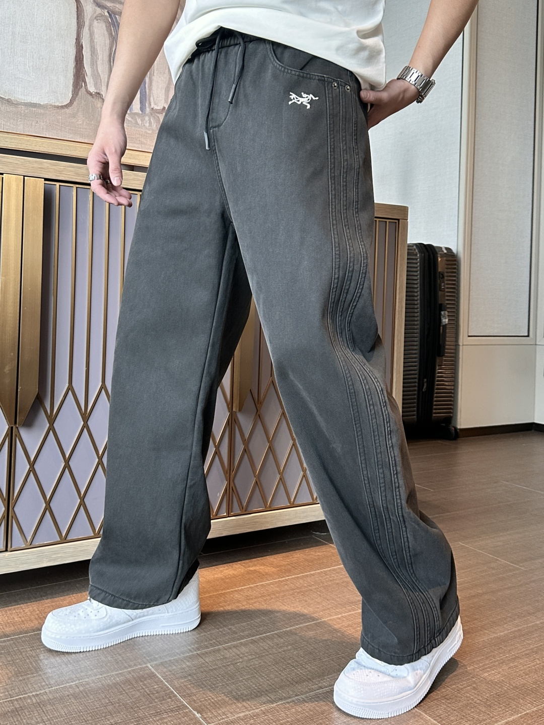 始祖鸟 2025秋冬最新系列男士加厚休闲裤！内里加绒，非常保暖，北方的宝子们赶紧备上！采用客供弹力柔棉材